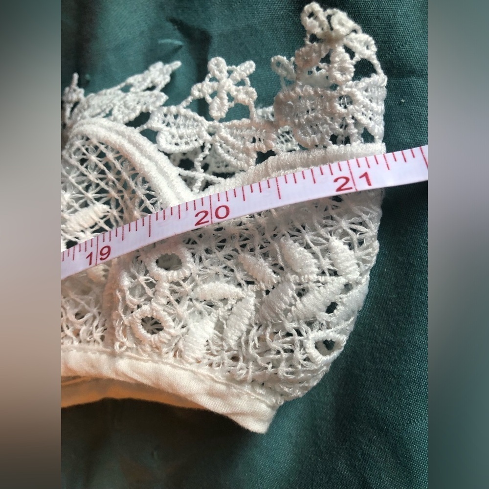 White Lace Ruffle Top NWT - Picture 11 of 12